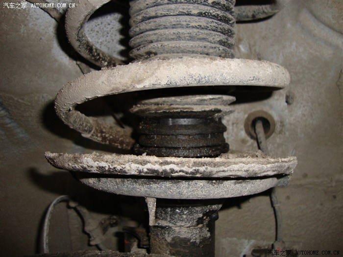 【图】前减震漏油了(图)_起亚K3论坛