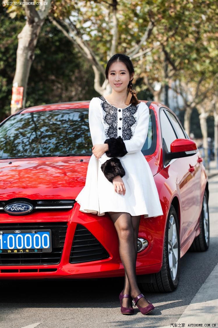 【媳妇当车模】黑丝新诠释,魄魂当下,魔女携红福性感变身!!