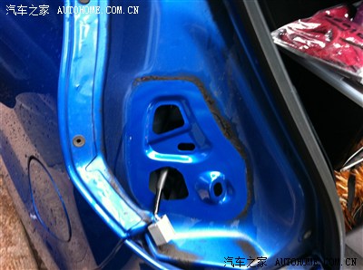 【尾灯作业】更换熏黑色LED嘉年华尾灯总成、