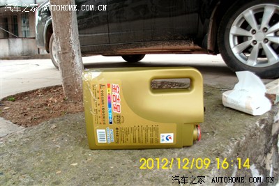 不用地沟,不用千斤顶,更不用升降机的换机油方