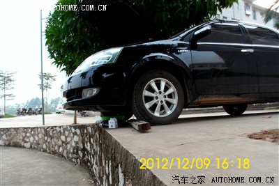 不用地沟,不用千斤顶,更不用升降机的换机油方