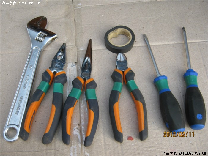 【图】再接再厉,0.8安装油耗仪作业