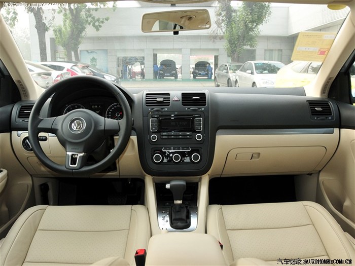 【图】仔细比较 新速腾中控并不比老款漂亮多