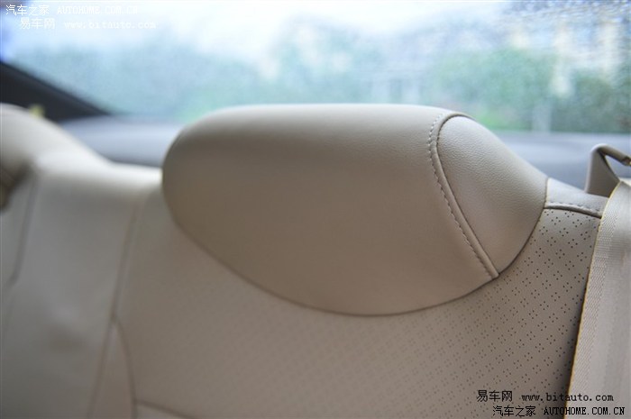 瑞纳后排坐垫怎么安装