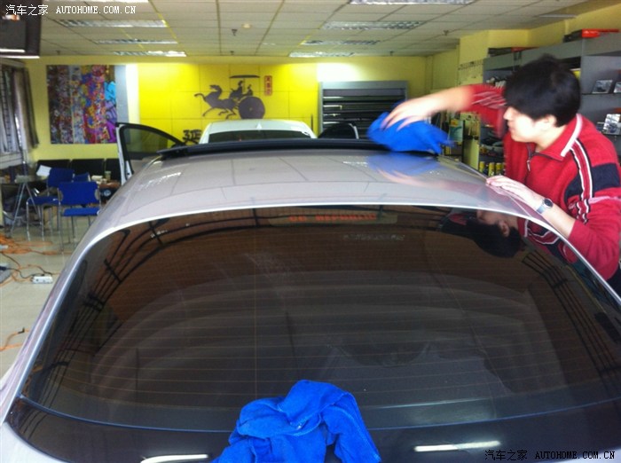 说说开了CC一年多的感受+车顶亮光贴纸+前脸