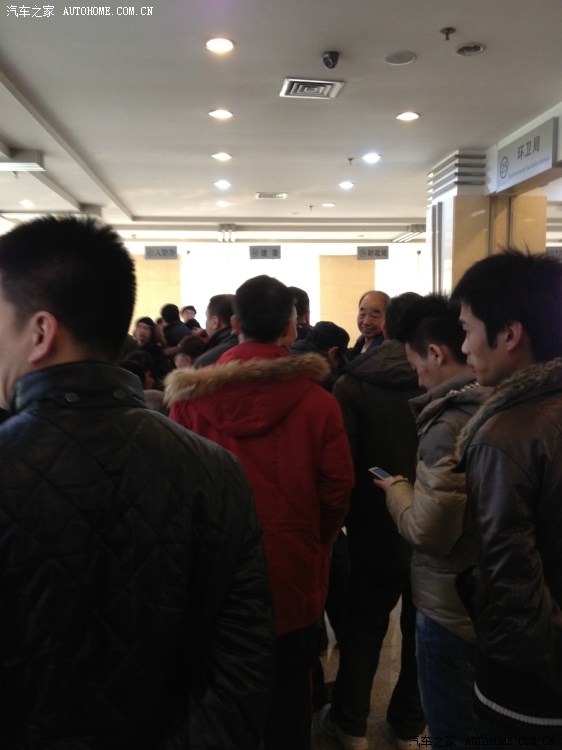 【图】今天去领环保标。这个人多啊。