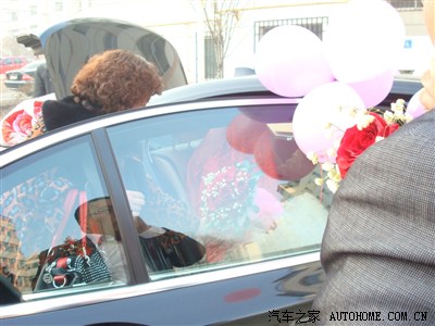 我们结婚了,10辆红色QQ见证我们的爱.海量图