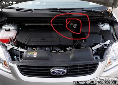 自动挡福克斯刹车油和变速箱油是不是一个油箱