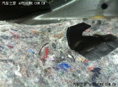 拆车贴---10款E系后排DVD,座椅拆卸方法!_奔