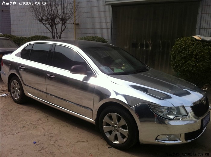 大众斯柯达昊锐2010年的车,开了3w多公里了,原来是醇魅红,有些审美