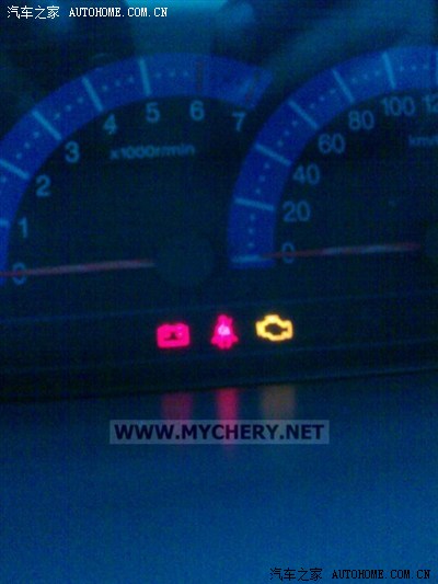 行驶中机油报警灯亮怎么回事?