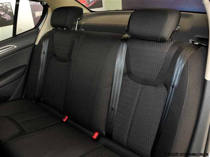 儿童安全座椅 isofix 的接口位置 附图