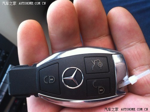 【图】今天钥匙拿到了,E300L优雅2012未减配