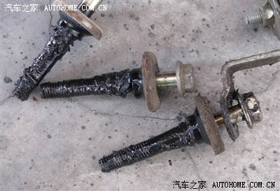 如果真的加了假机油,是不是没走多少公里机油