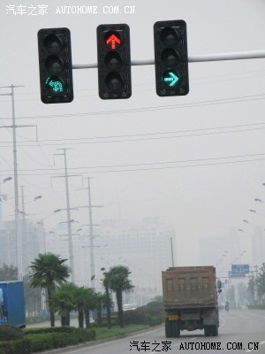 左转红灯的时候可以掉头么?