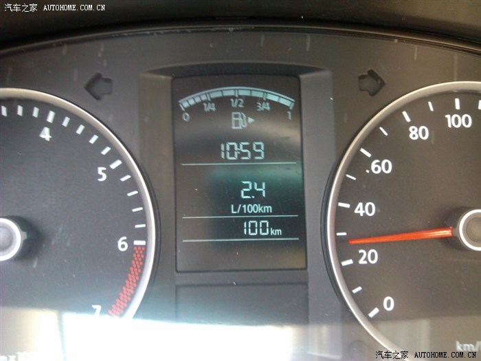 3月30日提的车,提车时里程表读数为22km,从ssss出来加满油,415