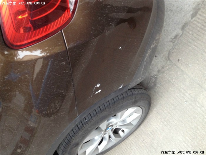 【图】车在小区被刮了,唉!无良车主跑了!_宝马