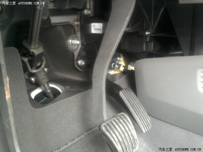 【图】这是电子油门还是拉线啊? 谁知道怎么看