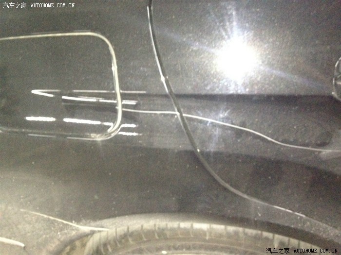 【图】悲剧的早上。车标被偷。车身被化。现在