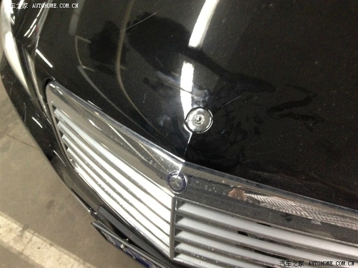 【图】悲剧的早上。车标被偷。车身被化。现在