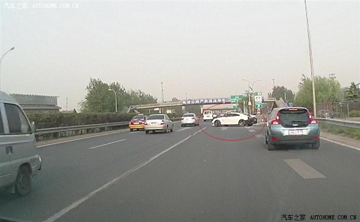 【图】中国有些司机开车素质太低,举两个例子