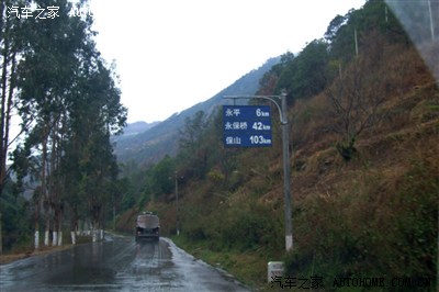 去澜沧江峡谷的路