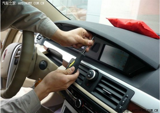 【图】导航升级,4S偷学拆装技术_荣威550论坛