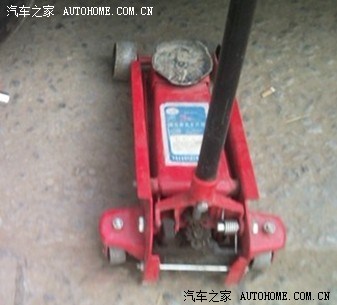 【图】左后轮换胎,千斤顶可以顶在悬挂上么?_