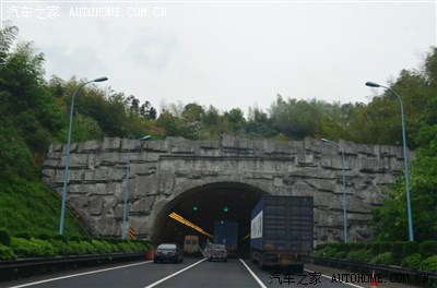 进入沈海高速了,途中要过两隧道(长溪岭隧道和石子山隧道)