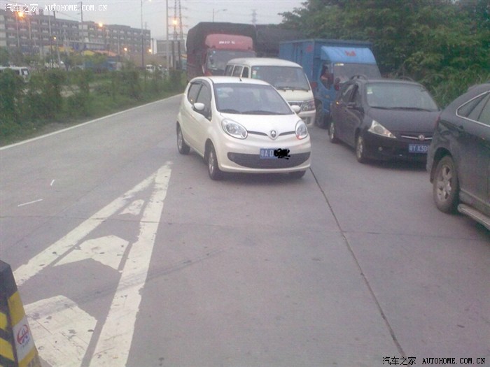 【图】出了一点小碰撞,交警处理不公。希望各