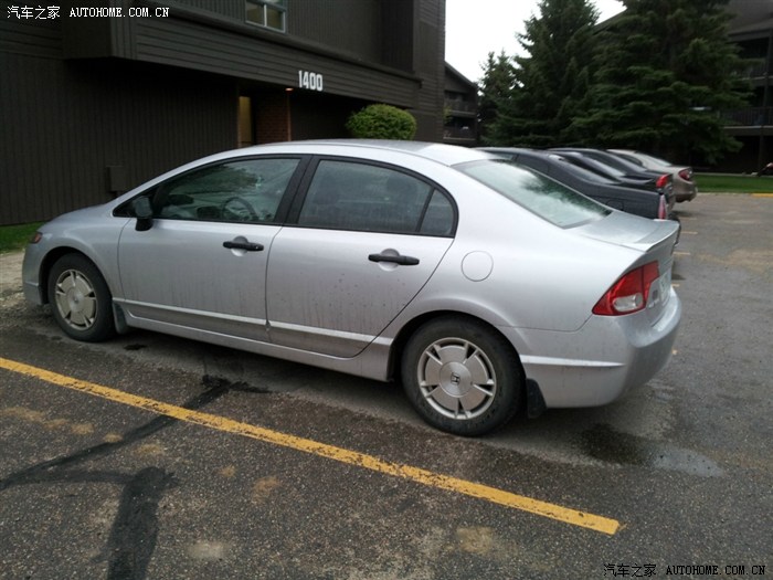 【图】加拿大某公寓小区实拍不同品牌汽车,新