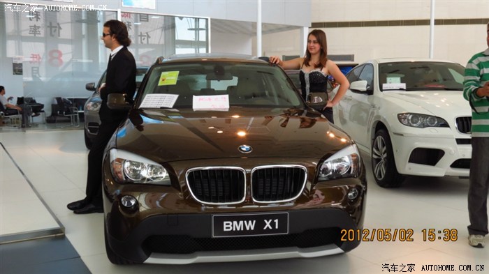 【图】宝马展台上的洋妞,不知道哪国的_宝骏6