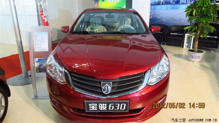 【图】宝马展台上的洋妞,不知道哪国的_宝骏6