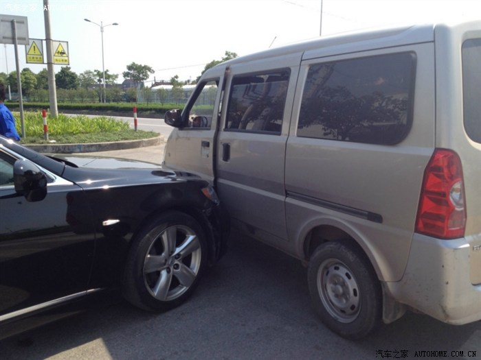 【图】车子被撞,求安慰_雷克萨斯LS论坛