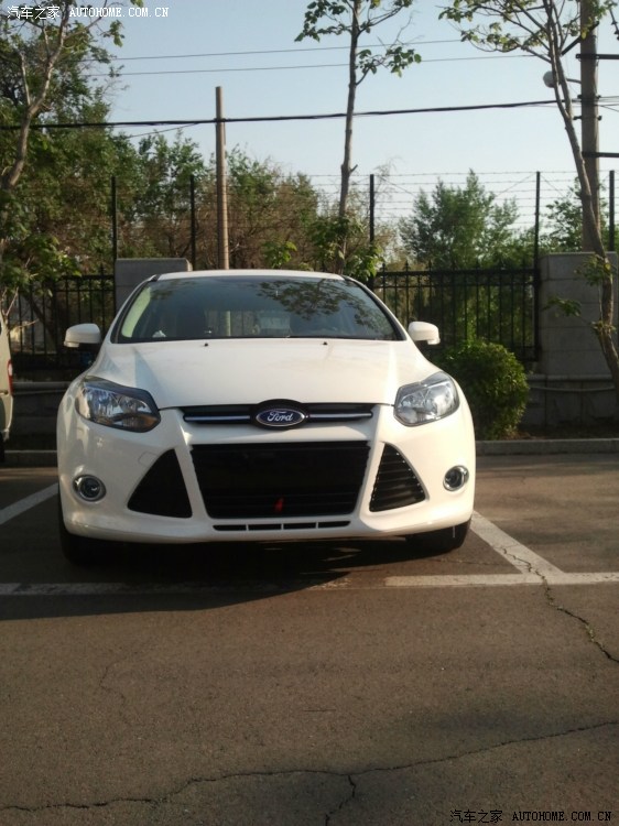 【图】2012款白色新福克斯2.0MT两厢提车!不