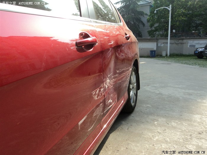 【图】昨天车停在小区被撞了,今天已经处理好