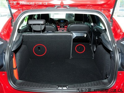 新福克斯是latch接口,兼容isofix!