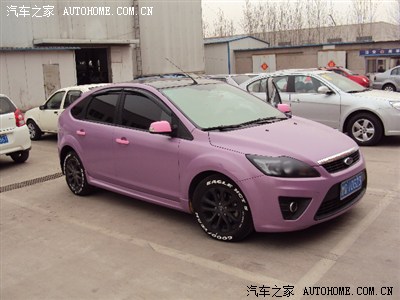 福特车改色篇——车身贴亚光粉_福克斯论坛_手机汽车
