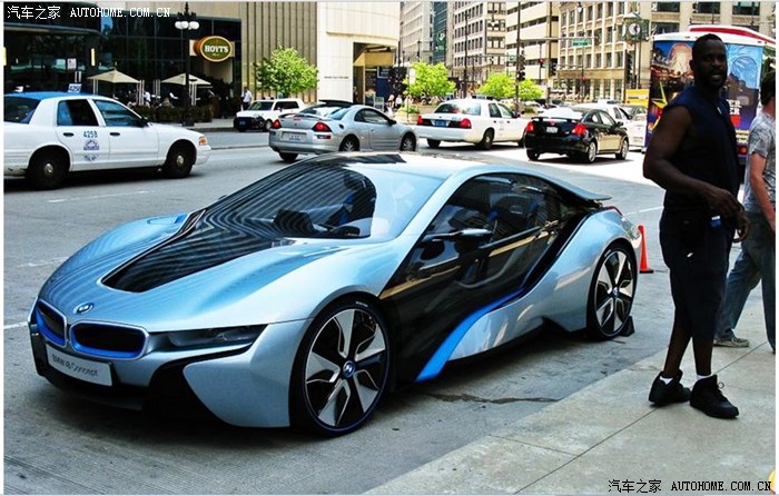 【图】美国街头的宝马I8硬顶版和敞篷版!极漂