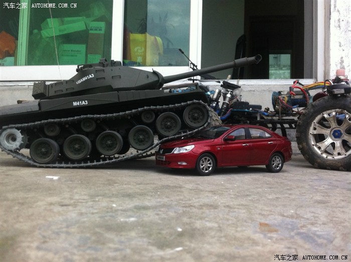 2012年6月30日下午7点~~我的宝骏被坦克撞了