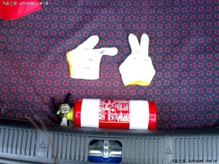 【图】晶锐的三角警示牌在哪里?_晶锐论坛_汽