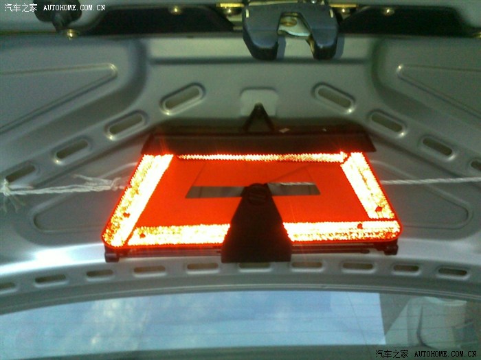【图】后备箱盖下三角警示牌改装!