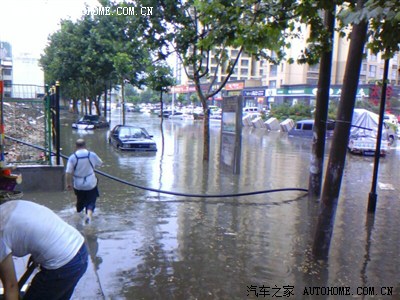 五菱与越野pk,雨后的临沂