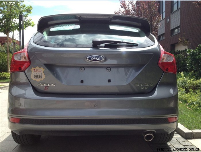 新福克斯2.0AT两厢加选装包 钛金灰(1800公里