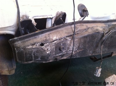 秀尔红绿灯刹车被追尾.(3楼已补后防撞梁图片