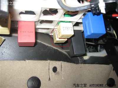 08款爱丽舍继电器图解,爱丽舍保险丝盒图解 请教老师,钥匙拧一下听音乐爱丽舍控制升降玻璃的继电器发热!