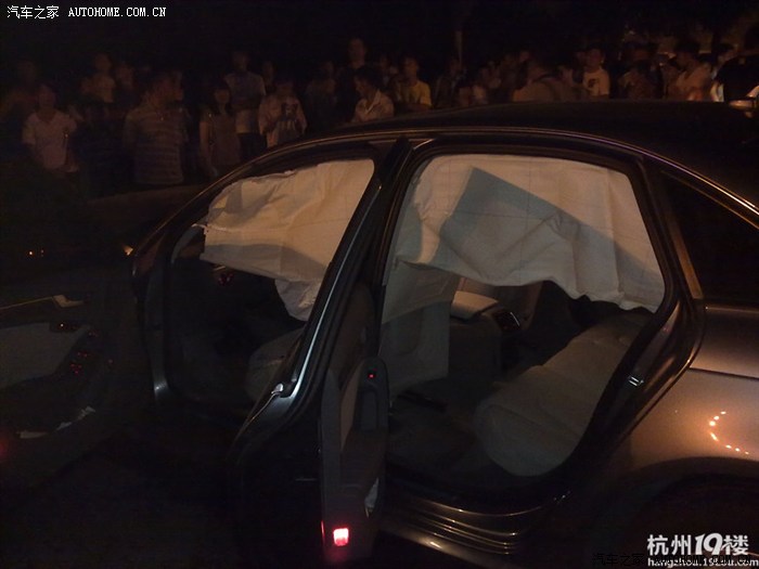 【图】杭州- 奥迪和福特车嘉年华相撞,结果。