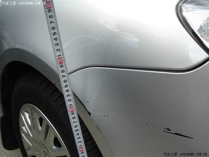 【图】小区停的车被刮擦有监控和擦痕照片为证