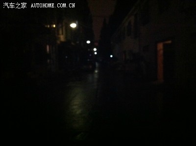 小区雨夜漆黑一片