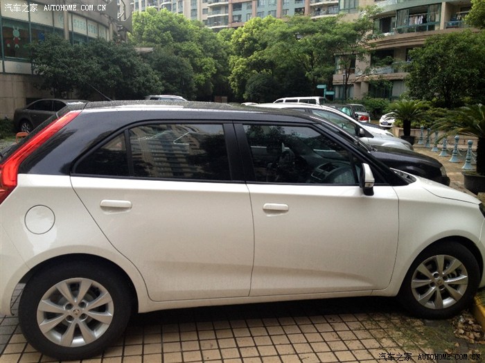 【图】新购小白车顶贴膜,白车黑顶~ 上图_MG